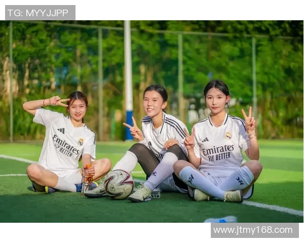 亚洲第一女足球星的崛起与突破：她如何引领女性足球的新风潮